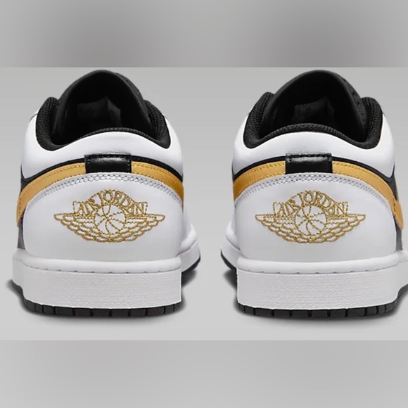 Air Jordan 1 Low
Men's Shoes size 15 brand new in box - Picture 3 of 7